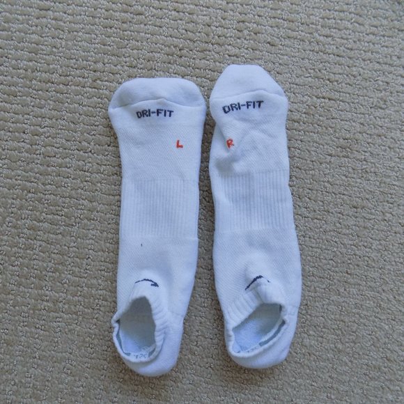 NEW MENS NIKE DRI FIT RUNNING NO SHOW SOCKS ANKLE WHITE #1 - Picture 1 of 3